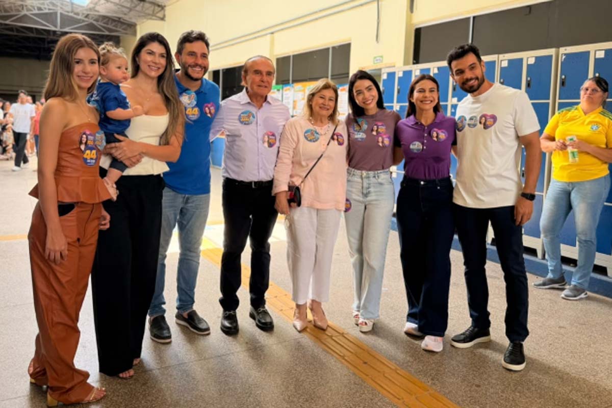 Mariana Carvalho vota acompanhada da família em Porto Velho