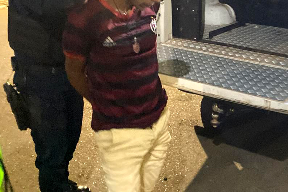 Ex-presidiário é preso furtando luminárias na BR-364 em Porto Velho