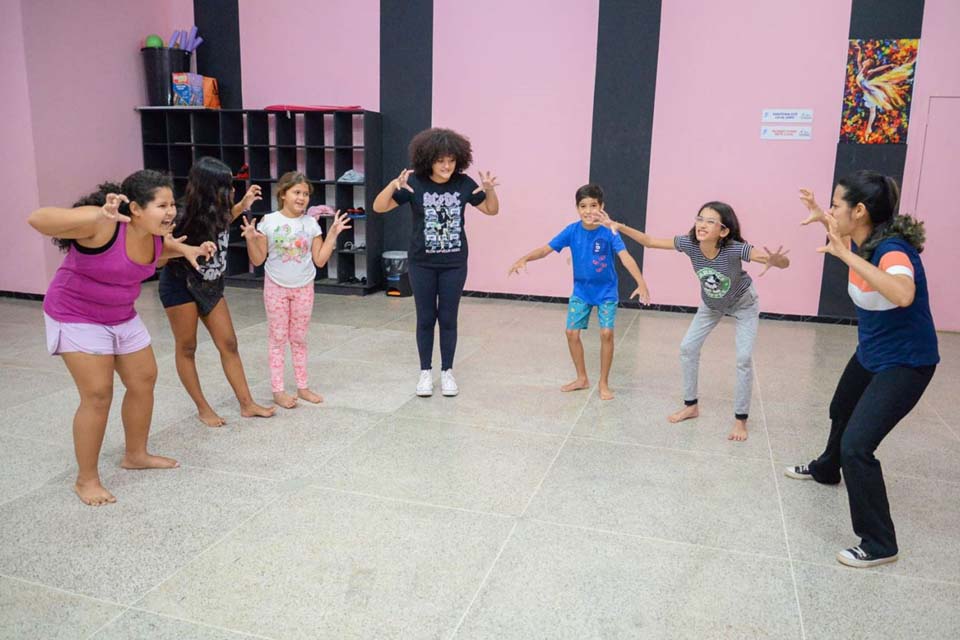 Aluna da Escola de Teatro da FCJP vence fase escolar do Fera