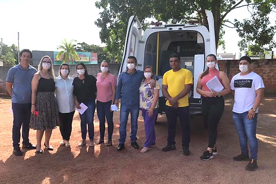 Prefeitura recebe nova ambulância destinada através de emenda parlamentar