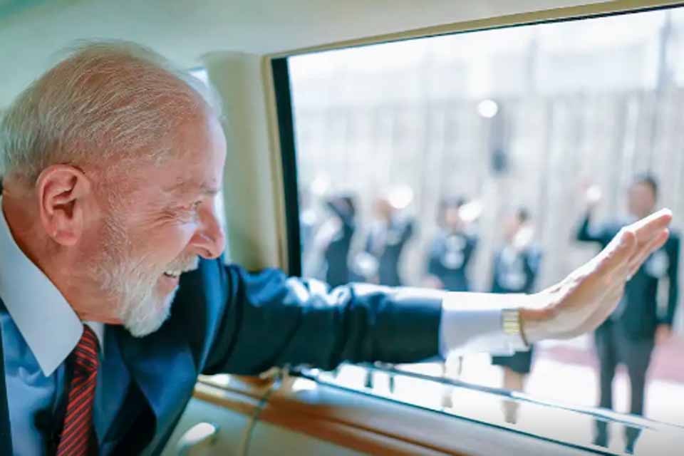 Lula visita Vietnã para elevar nível da relação com o país