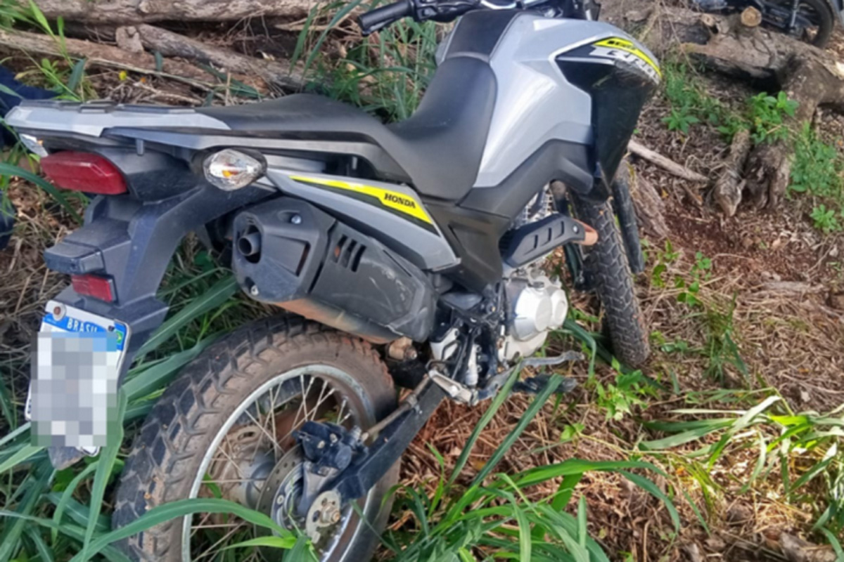 Moto roubada em Machadinho durante assalto é recuperada em Costa Marques