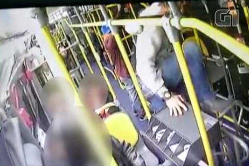 Criminosos fogem após arrastão em ônibus do transporte público