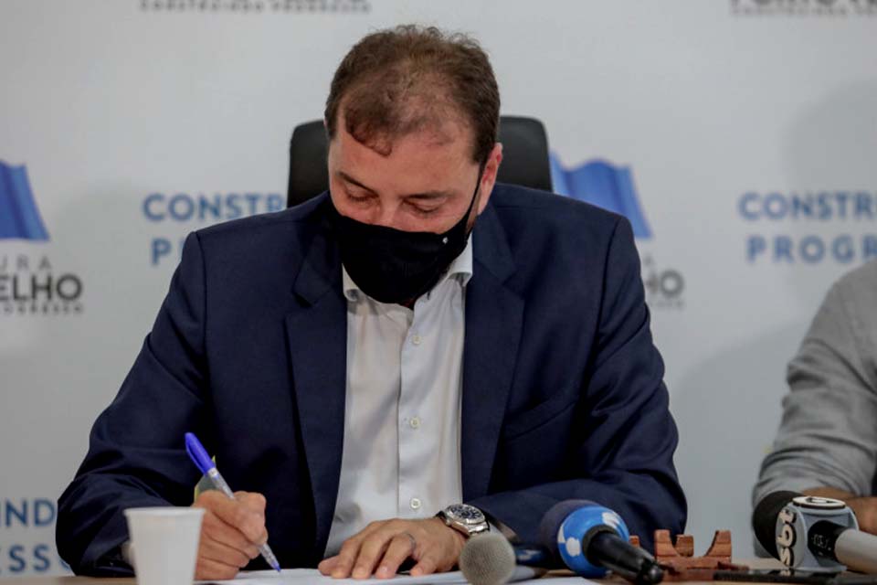 Prefeito Hildon Chaves assina decreto de Calamidade Pública que renova as ações de enfrentamento à covid-19