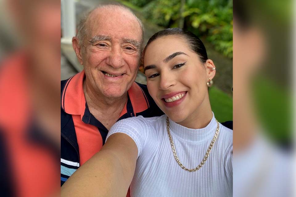Lívian Aragão posta homenagem para Renato Aragão durante aniversário do comediante