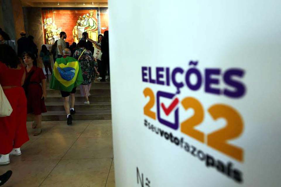 Justiça Eleitoral impugna urna eletrônica em Lisboa após tentativa de fraude de eleitor