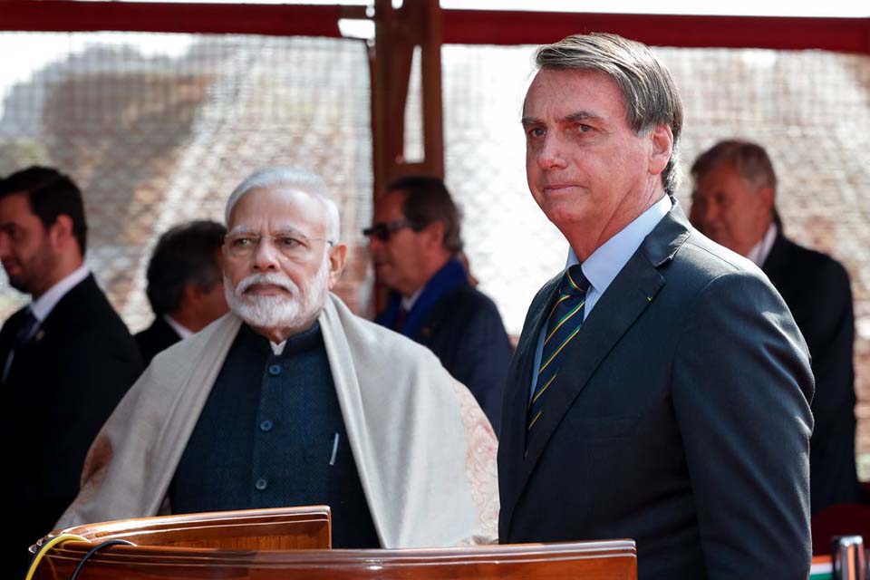 Brasil e Índia assinam acordos em tecnologia, energia e segurança