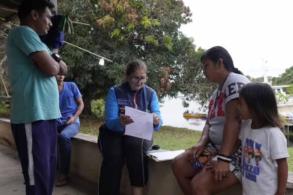 Governo presta assistência a indígenas de Guajará-Mirim com serviços do Rondônia Cidadã e distribuição de cestas básicas