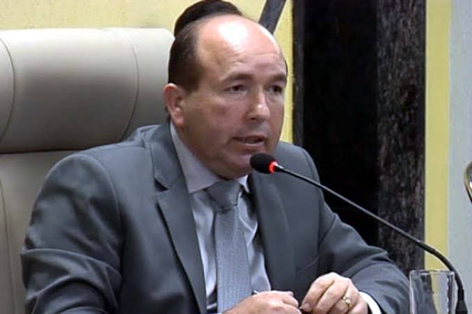 Presidente da Câmara Edwilson Negreiros apresenta projeto que desobriga cobrança de empréstimos consignados a todos os servidores do Município de Porto Velho