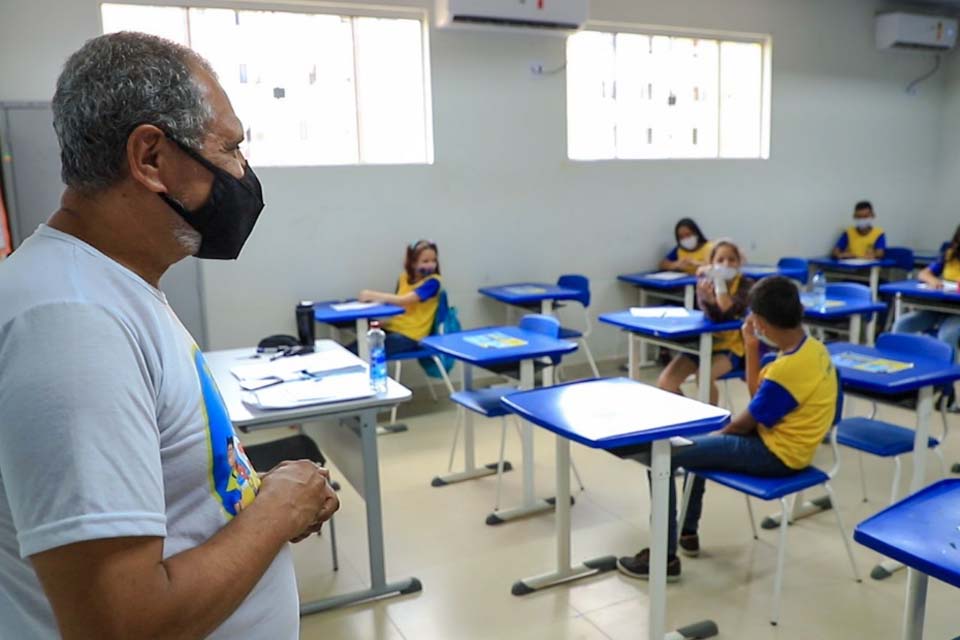 Prefeitura de Porto Velho divulga edital de contratação de profissionais da educação para atender escolas da zona rural