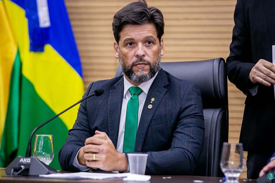 Deputado Delegado Camargo cobra informações sobre fila de ultrassonografia obstétrica em Ariquemes