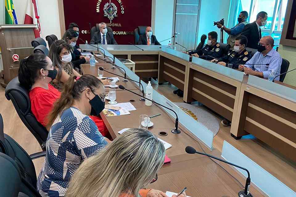 MPRO mantém mediação em negociações entre Governo do Estado, entidades representativas e movimento de esposas de PMs