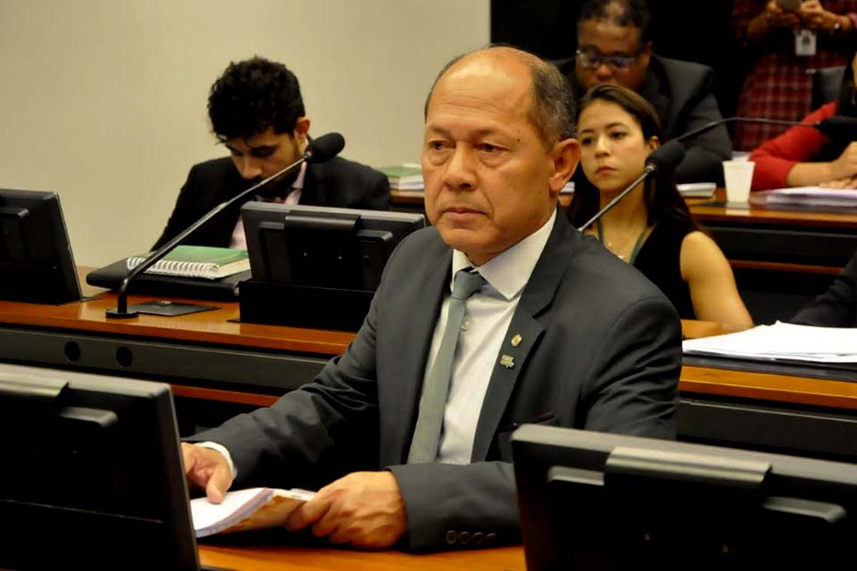 Deputado federal Coronel Chrisóstomo quer discutir Internet para Todos
