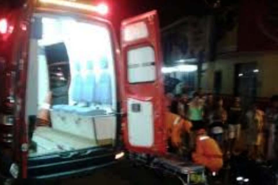 Mulher em situação de rua é atacada e tem pescoço cortado durante briga