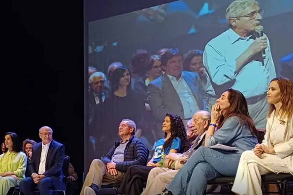 Ato em SP condena anistia e defende democracia e soberania nacional