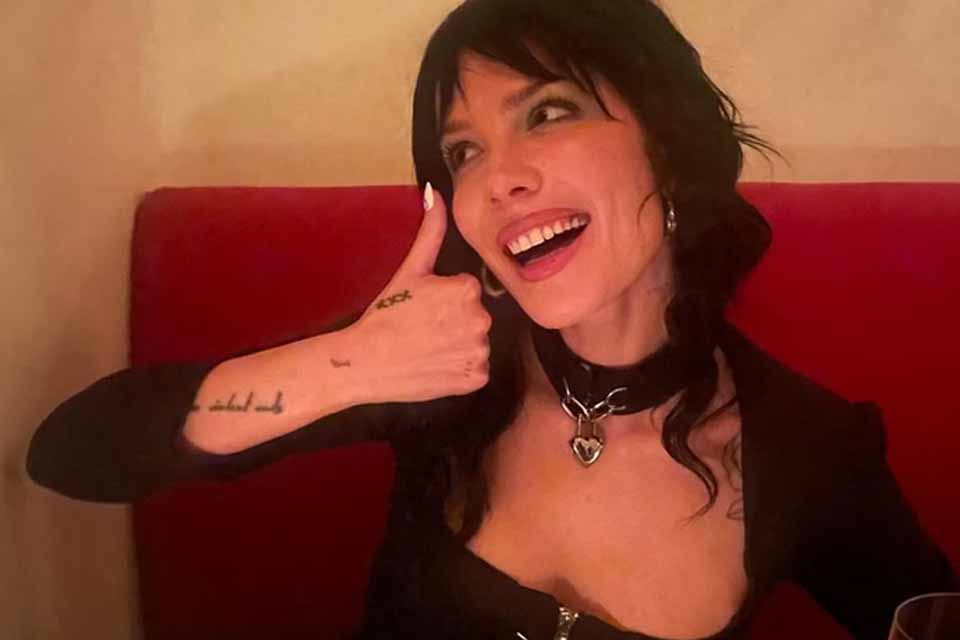 Halsey fala sobre luta contra grave doença: “Tenho sorte de estar viva”