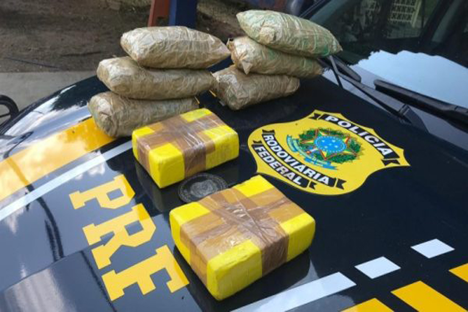  PRF apreende 8 quilos de cocaína dentro de táxi na BR-364