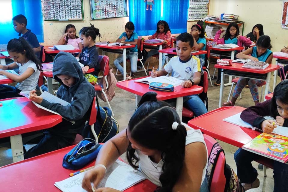 Itapuã do Oeste é Destaque nos Indicadores Educacionais e Conquista o VAAR 