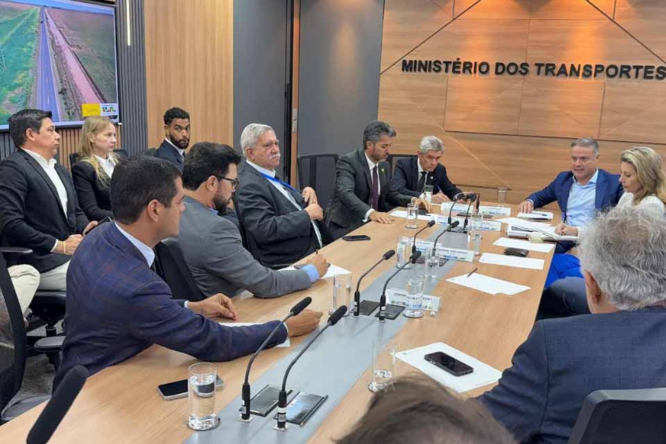 Em Brasília, deputado Cássio Gois cobra retomada urgente das obras da ponte do Pirarara em Cacoal  