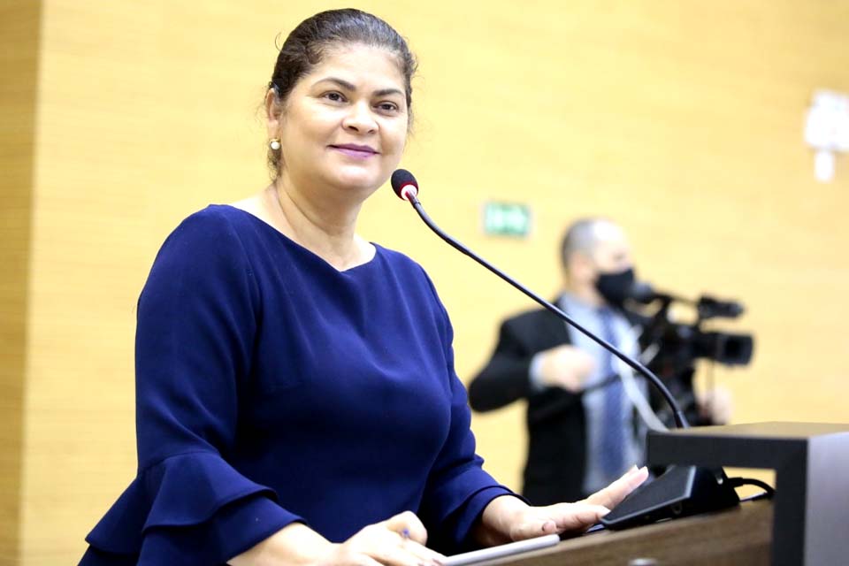 Deputada estadual Cássia Muleta destina R$ 20 mil em emenda parlamentar à associação de agricultores familiares