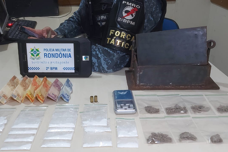 Abordagem da Polícia Militar frustra disk entrega de drogas