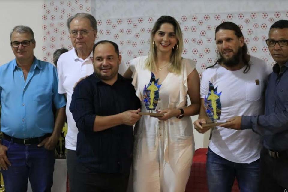 Secretaria de Esportes homenageia atletas e personalidades que foram destaques em 2019