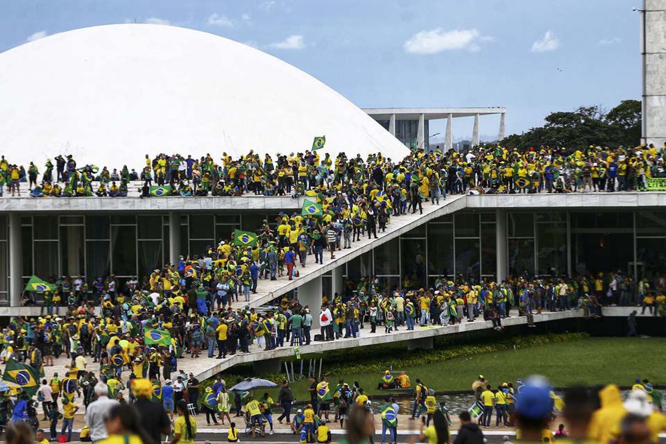 Moraes autoriza PGR a fazer acordo com investigados por atos golpistas