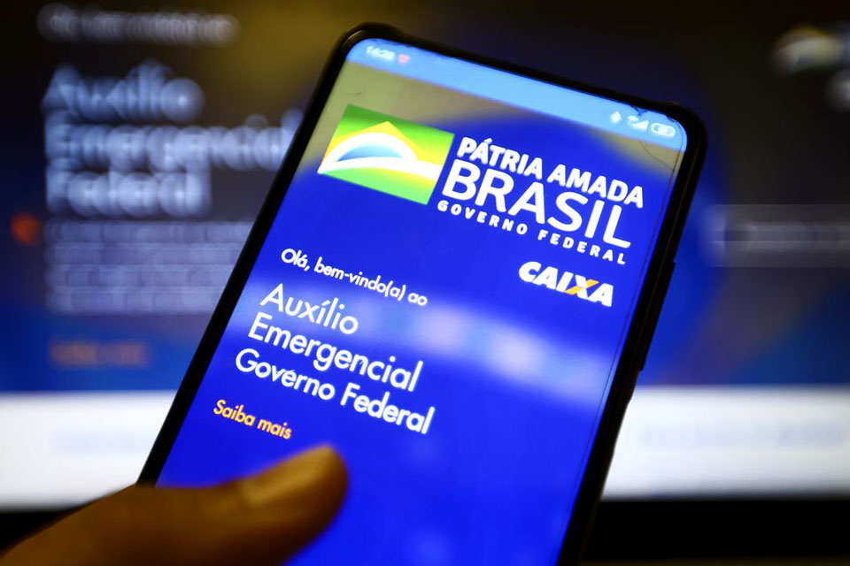 Caixa libera o auxílio emergencial para nascidos em abril