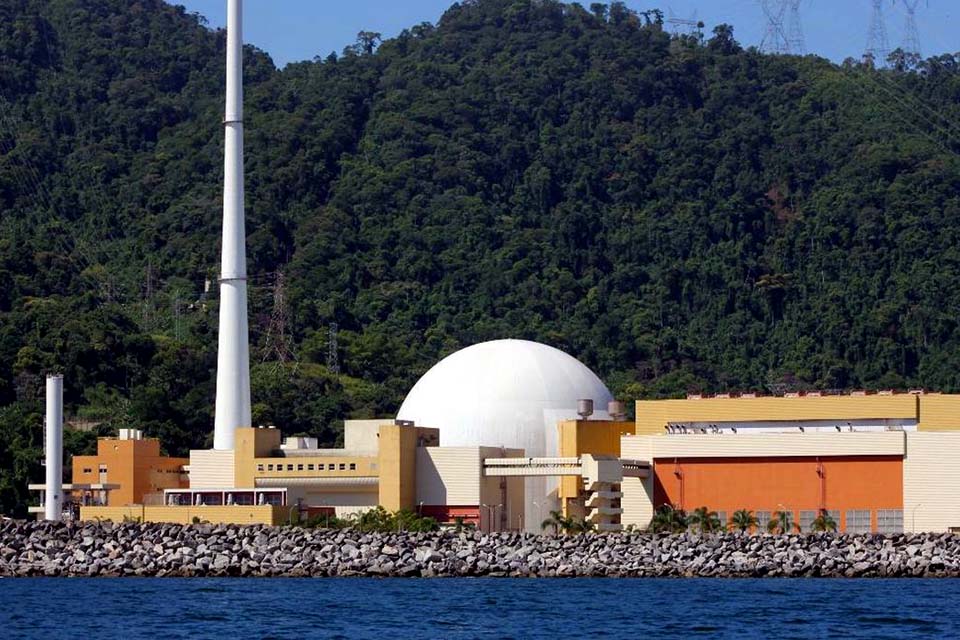 Angra 2 volta a operar, após parada em junho para reabastecimento