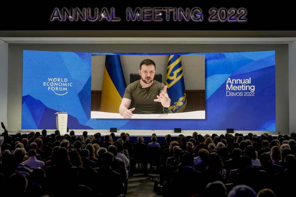 Dialogar com Putin é o caminho para terminar guerra, diz Zelensky