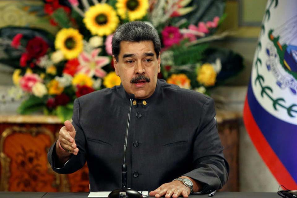Governo de Maduro e oposição venezuelana retomam negociações