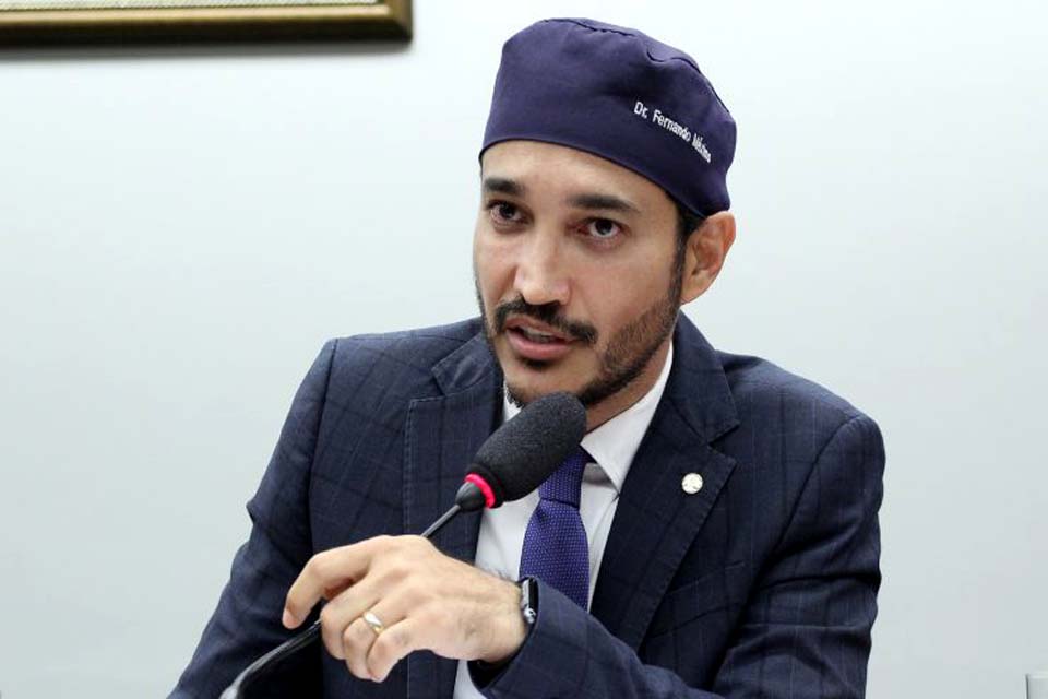 Projeto do deputado Dr. Fernando Máximo equipara tributação sobre apostas em jogos de azar à de cigarros