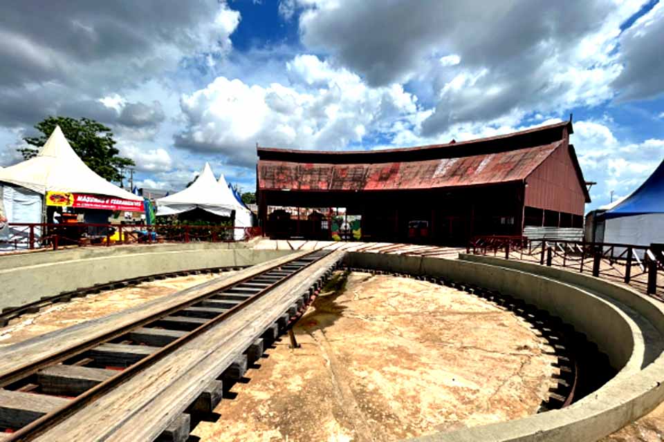 Locomotiva da EFMM será exibida durante a Agrotec; apresentações ocorrem no sábado e domingo no Complexo Madeira-Mamoré