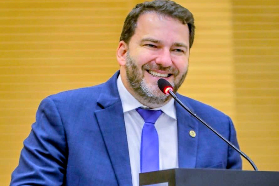 Presidente Alex Redano assegura 200 mil para compra de implementos agrícolas em São Miguel do Guaporé