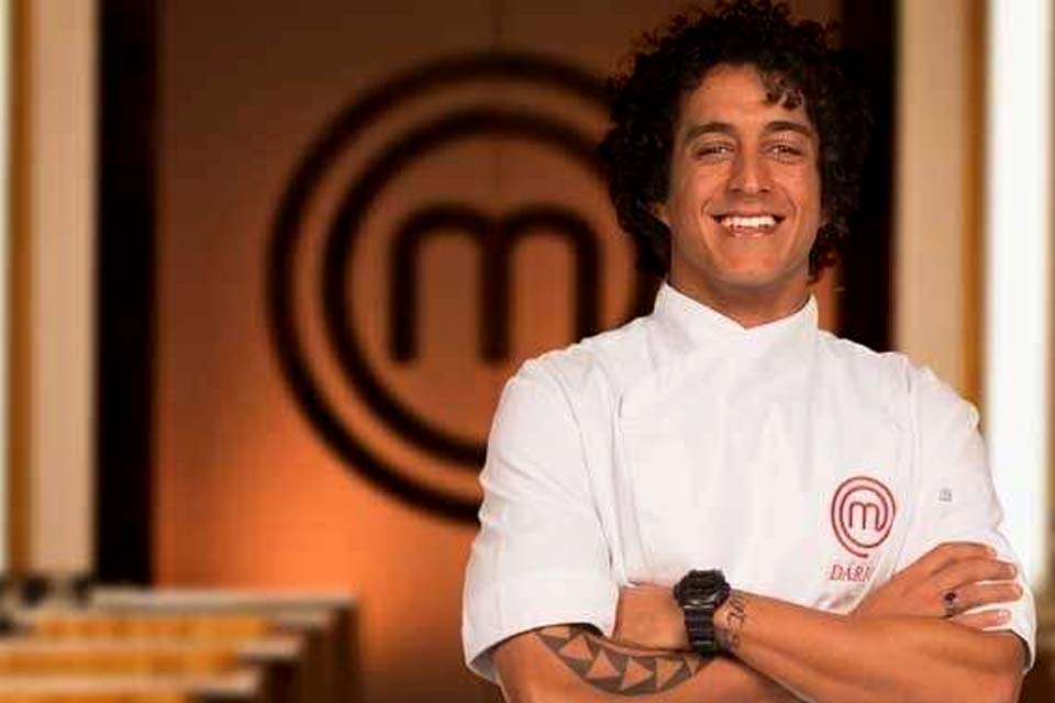 Ex-Masterchef denuncia caso de racismo em restaurante em Santos