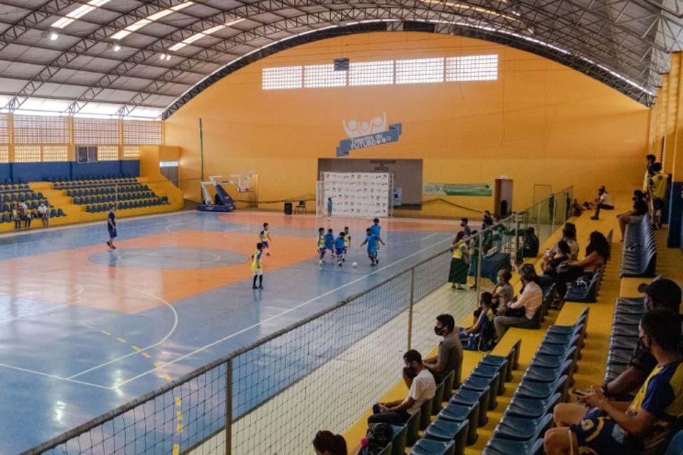 Duas goleadas marcaram os primeiros jogos da Copa Madeirão de Futsal Baterias Heliar 2025
