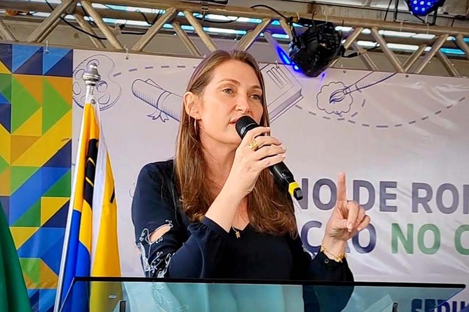 LEBRINHA: Municípios recebem caminhão frigorífico para transporte da merenda escolar