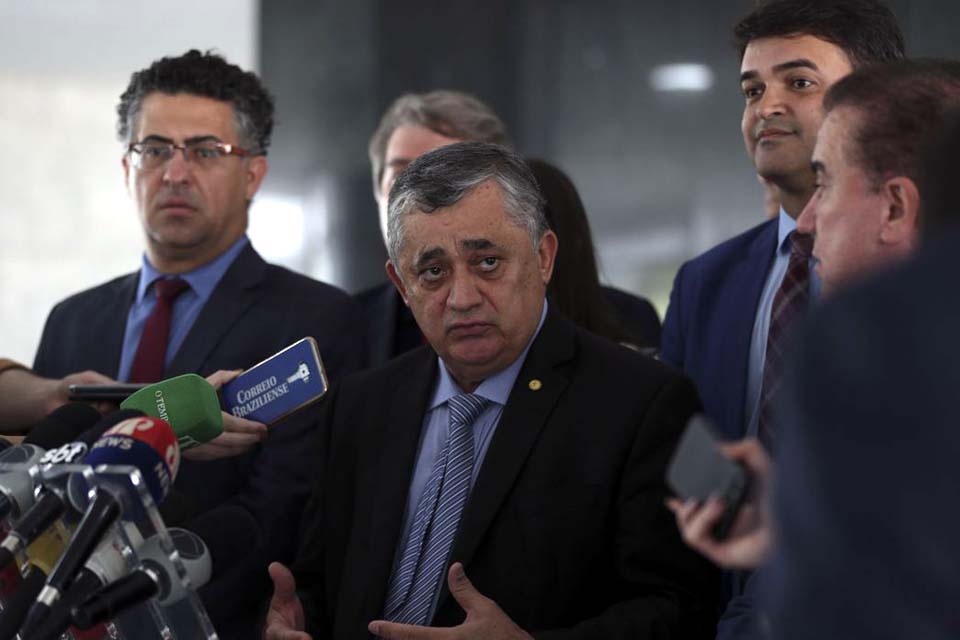 Reforma tributária pode ser votada até final do ano, diz Guimarães