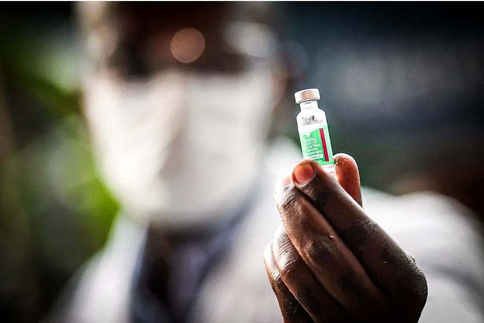 Fiocruz prevê entregar vacina com produção 100% nacional só no fim deste ano