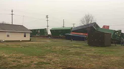 Tornado provoca descarrilhamento de trem nos EUA