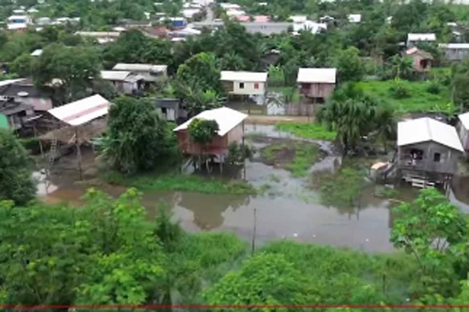 Cheia de rios amazônicos deixa 35 cidades em alerta e emergência