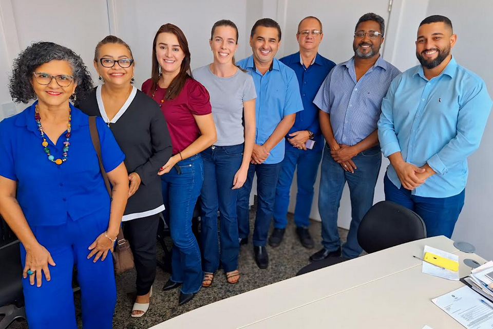 Representantes da FEAPAES e Pestalozzi colaboram com sugestões ao Projeto de Lei da Deputada Lebrinha para ampliar o acesso ao transporte escolar