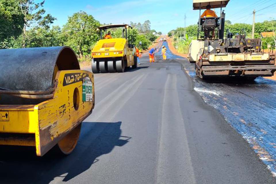 90 quilômetros de rodovias pavimentadas na região recebem serviço de manutenção