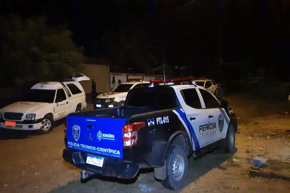 Criminosos armados com facão e revólver invadem casa e matam casal 
