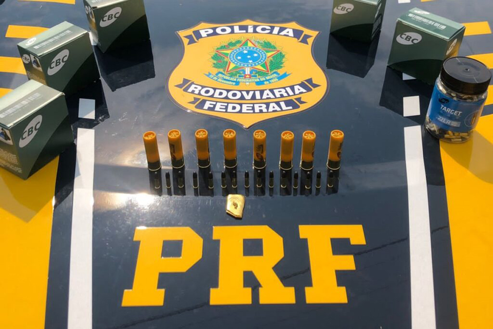  Polícia Rodoviária Federal apreende ouro e munições em Corolla na BR 319 