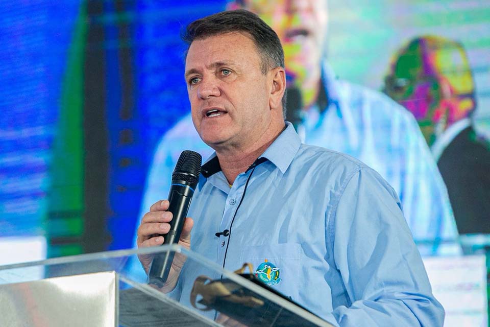 Luizinho Goebel celebra aprovação de reajuste e incentivo à produtividade para servidores da Emater-RO