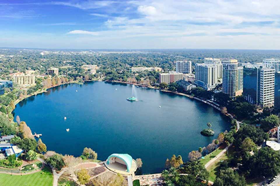 Saiba mais sobre o Parque Lake Eola em Orlando