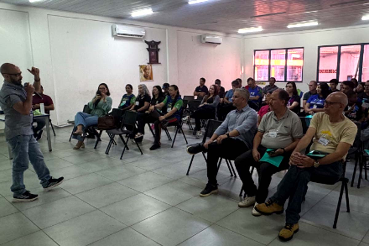 Encontro Pedagógico fortalece qualificação de professores dos programas esportivos da Semtel