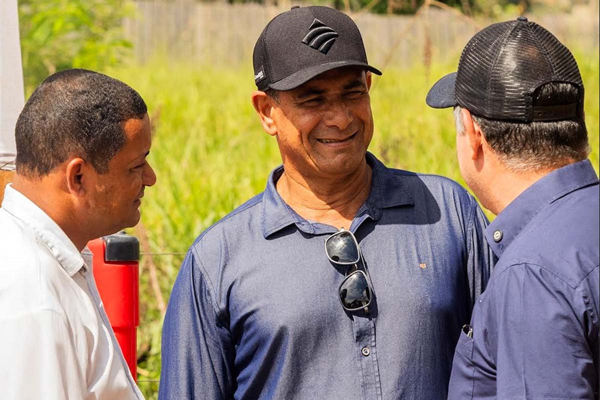 Associação de produtores rurais de Machadinho recebe implementos com emenda de Pedro Fernandes