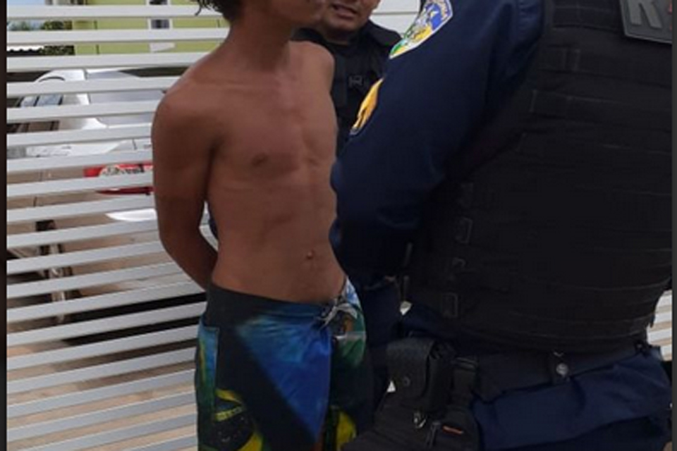 Ex-presidiário é flagrado furtando residência e leva surra dos moradores